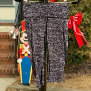 Lululemon cropped legging - size 6